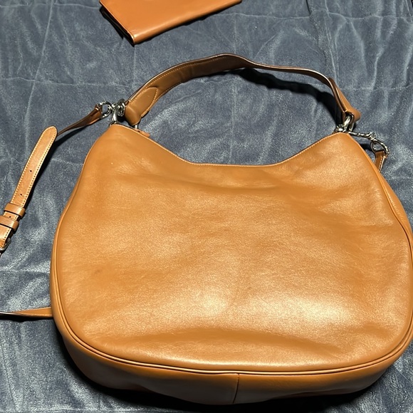 Coach - Picture 2 of 5